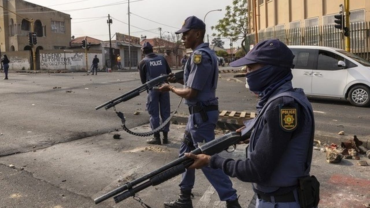 Ex subdirector de escuela en Sudáfrica asesinó a tres maestras y luego se suicidó