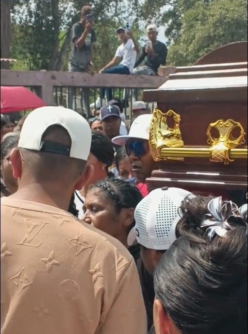 Madre llama a la conciencia tras perder a su hijo por un accidente de moto en el Zulia