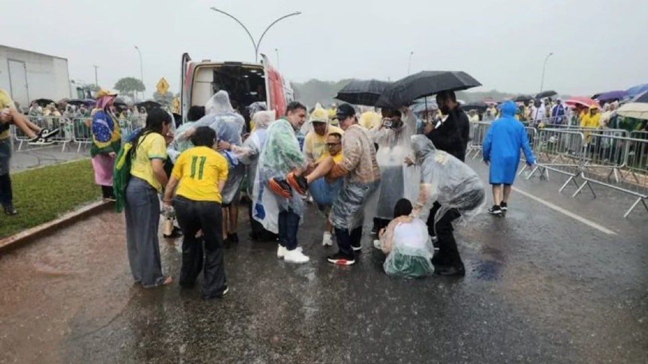 Rayo cayó sobre manifestantes en Brasilia y dejó varios heridos