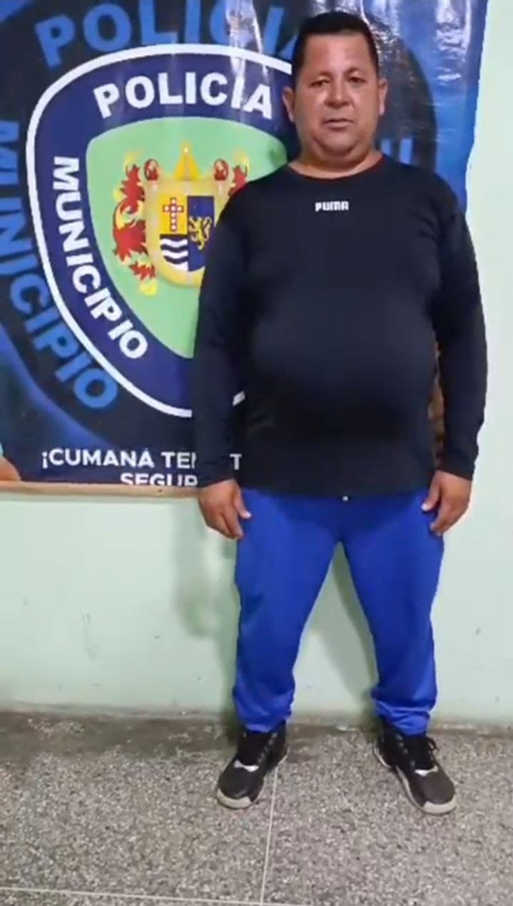 «Pido disculpas»: Detenido hombre que fue grabado arrojando escombros en semáforos de Cumaná