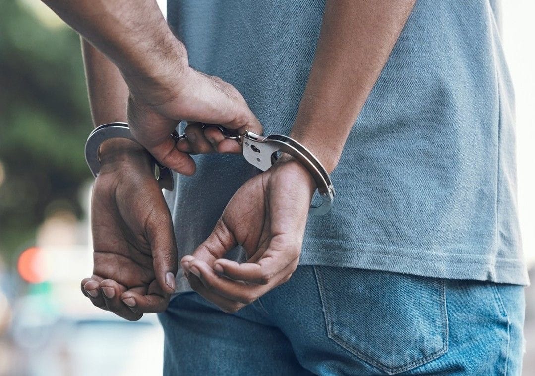 Joven fue detenido por rociar combustible a su expareja y prenderle fuego en Caracas