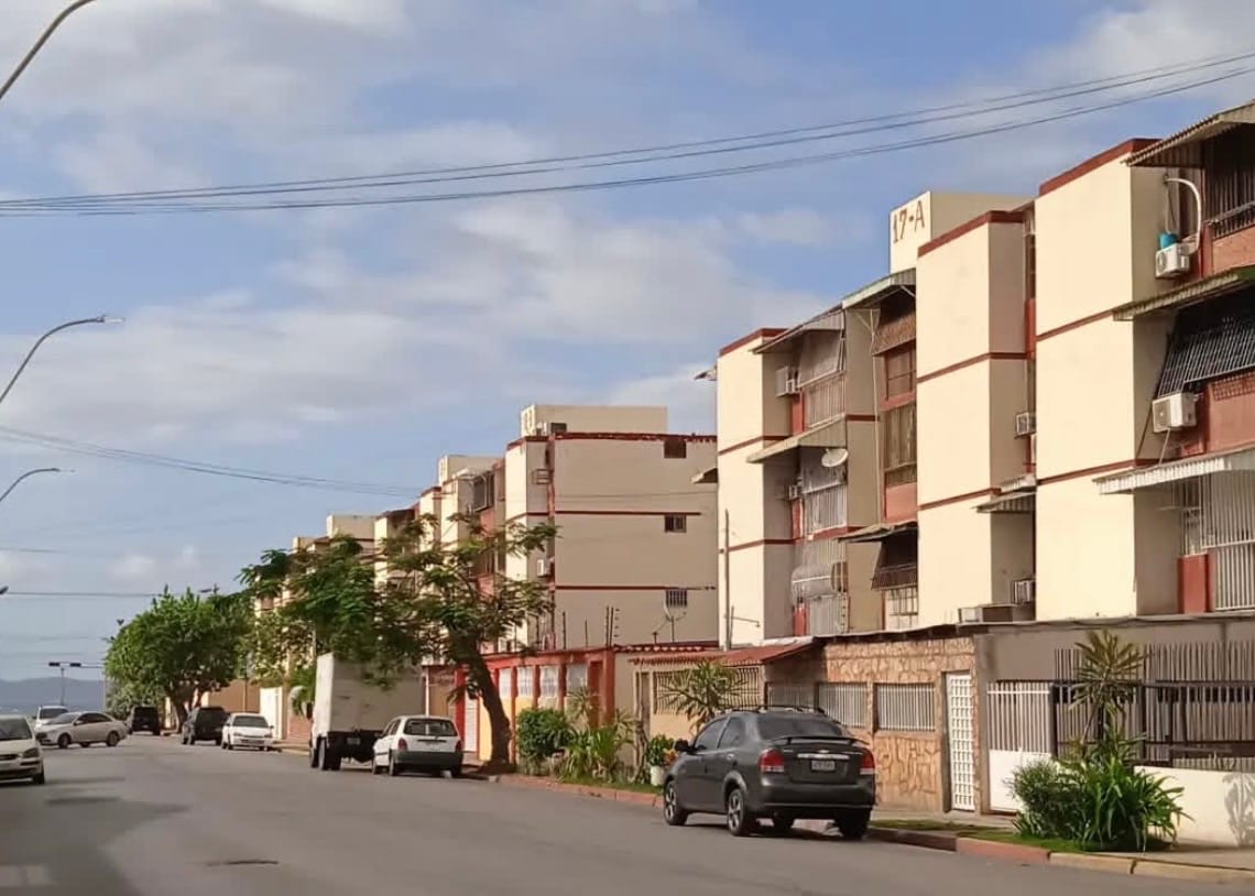 SUCRE | «Estamos como camellos»: vecinos de Los Chaimas en Cumaná protestaron tras tener 22 días sin agua