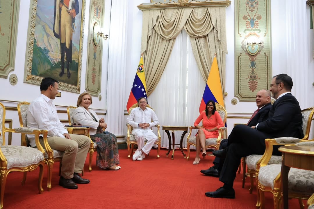 Delcy Rodríguez y Gustavo Petro sostuvieron encuentro para discutir agenda bilateral