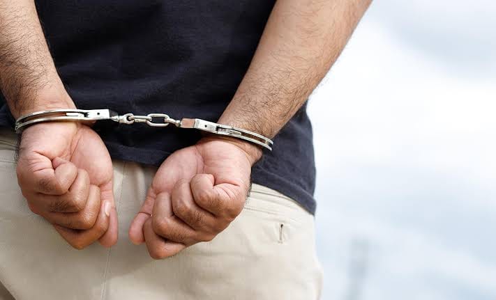 Diseñador gráfico fue detenido en Caracas por falsificación de documentos legales