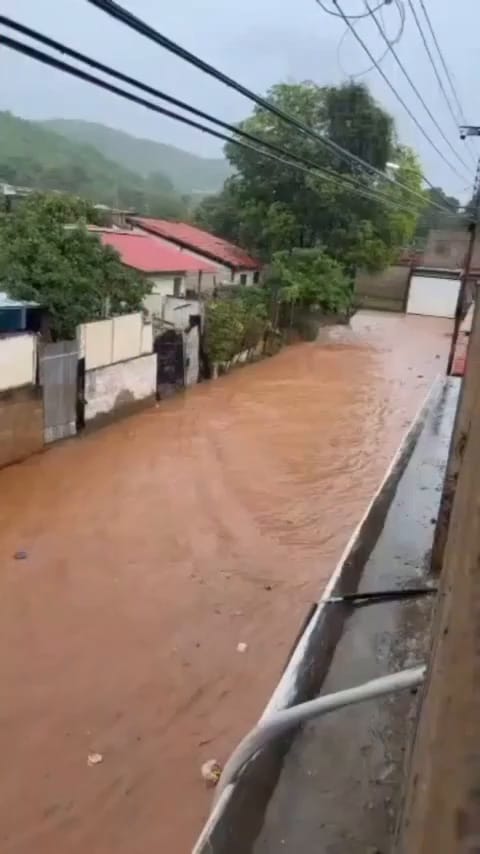 SUCRE | Onda Tropical N° 16 provocó fuertes lluvias e inundaciones en su paso por Carúpano
