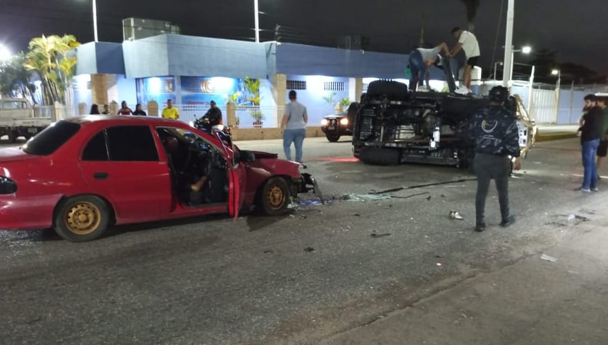 Choque de vehículos dejó un muerto y dos heridos en la Av. Francisco de Miranda de El Tigre