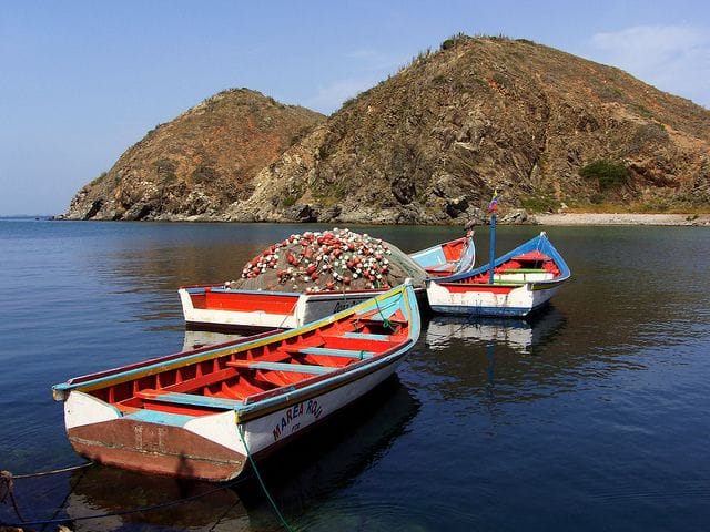 Localizaron con vida a tres pescadores desaparecidos en costas de Aragua