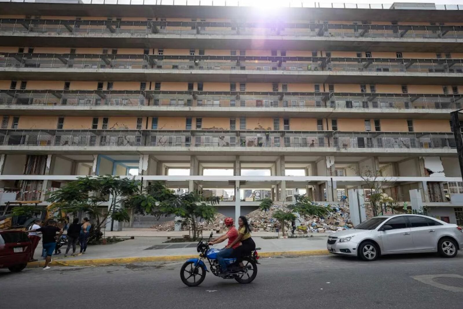 Gobierno informó que el 96% del servicio eléctrico de La Guaira fue recuperado