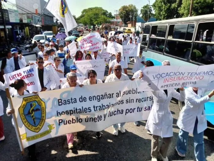 Gremio de la salud en Barinas protestó para exigir el «cese de la persecución» contra trabajadores
