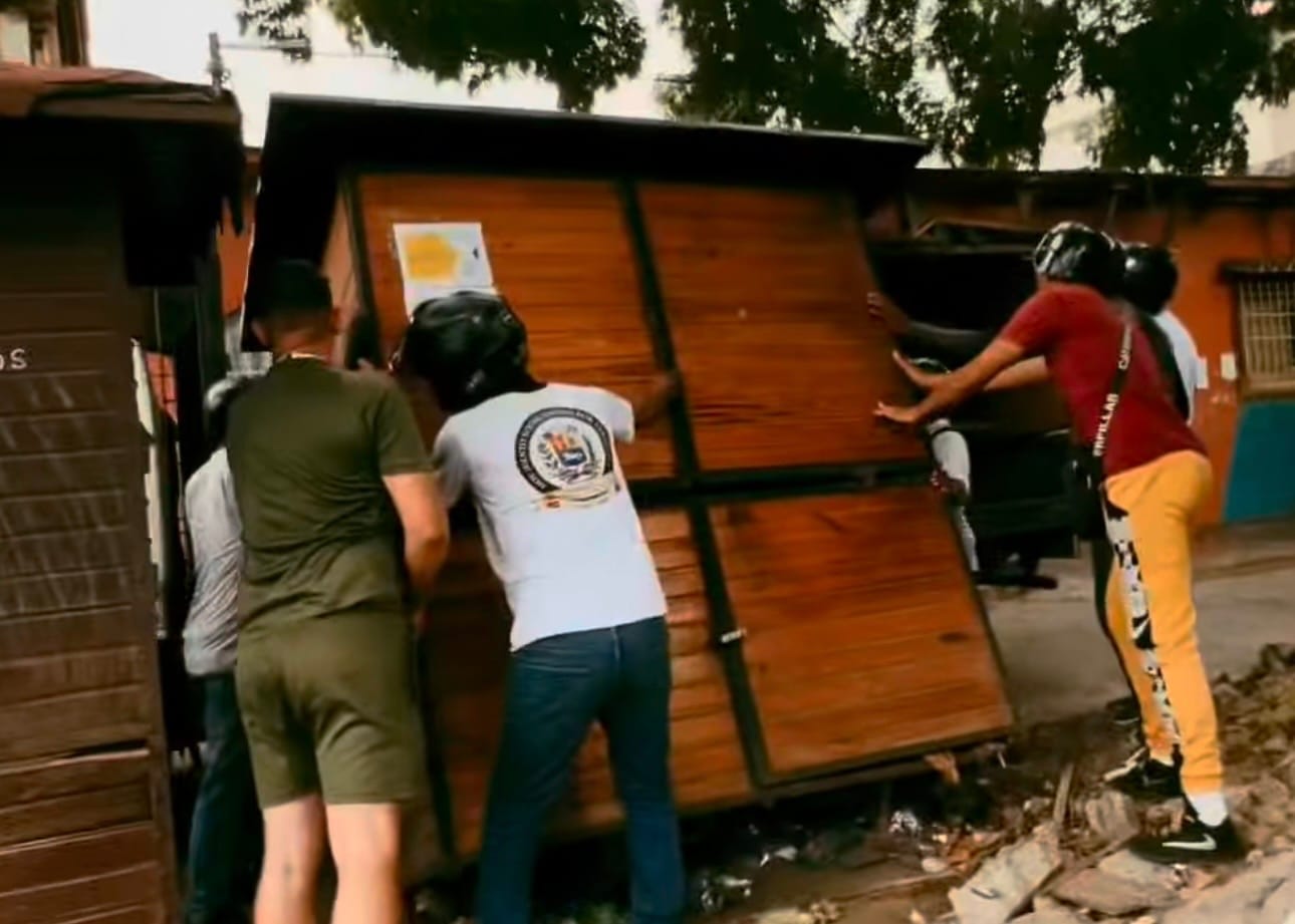 SUCRE | Alcaldía de Cumaná retiró kioscos abandonados para recuperar espacios del centro de la ciudad