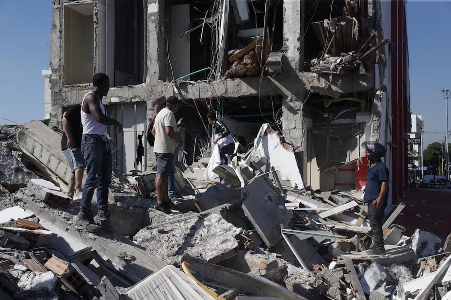 Varios edificios colapsaron en ciudades de Colombia tras terremoto de magnitud 7.4