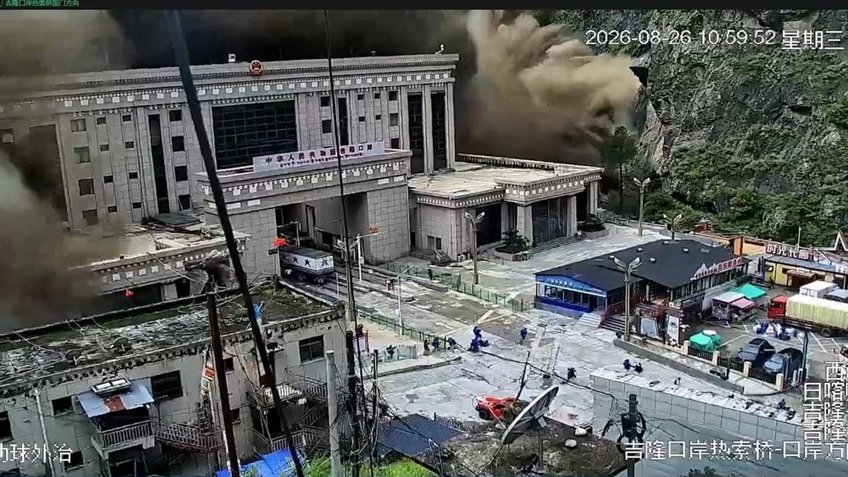 Riada en Nepal ha dejado al menos 55 muertos y 403 desaparecidos