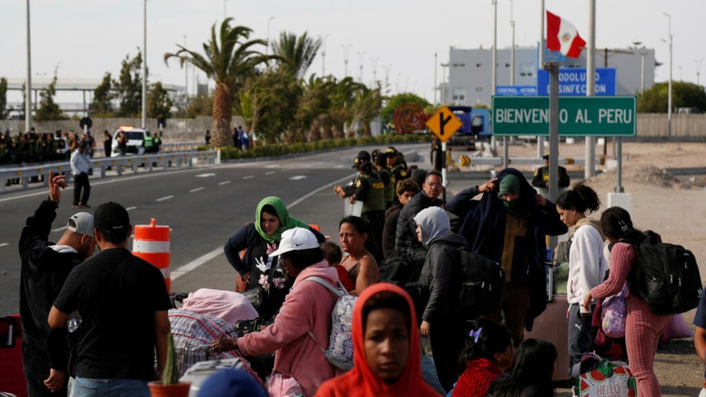 Perú coordina con Venezuela deportación por barco de migrantes «irregulares»