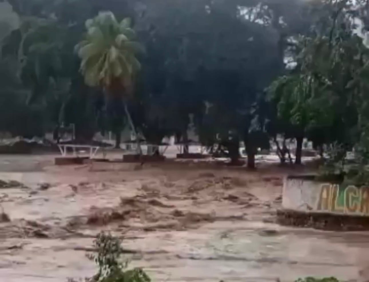 SUCRE | Protección Civil ofreció balance de afectaciones tras desbordamiento de río en el municipio Montes