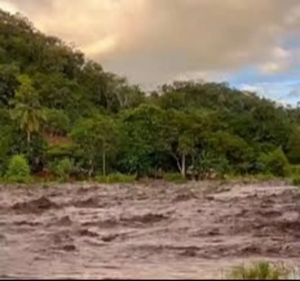 SUCRE | Desbordamiento del río Manzanares provocó paralización del servicio de agua potable en Cumanacoa