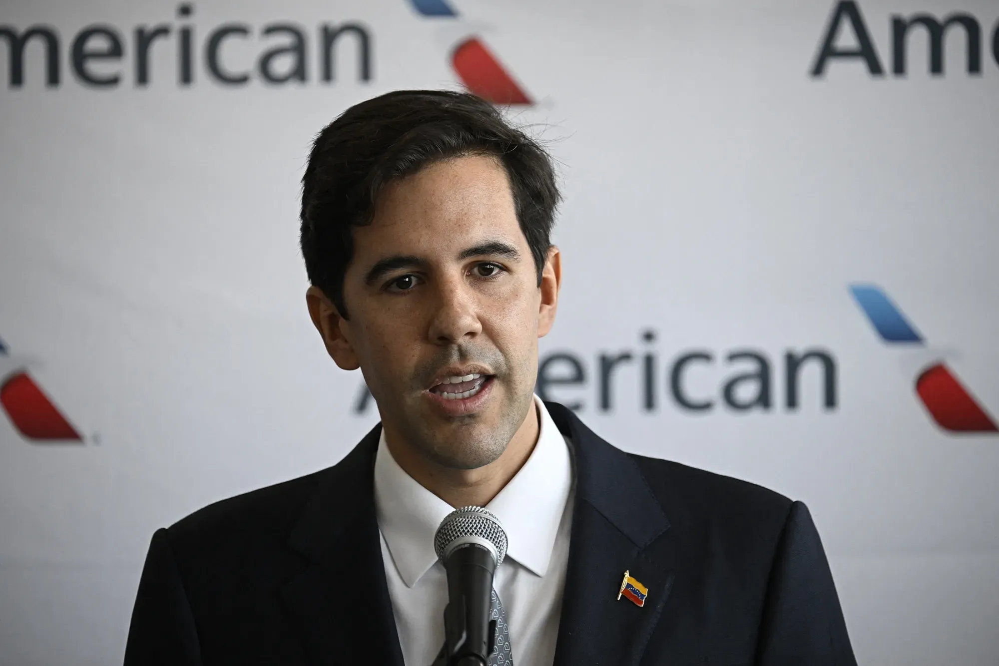 Delcy Rodríguez designa a Oliver Blanco como nuevo canciller de Venezuela