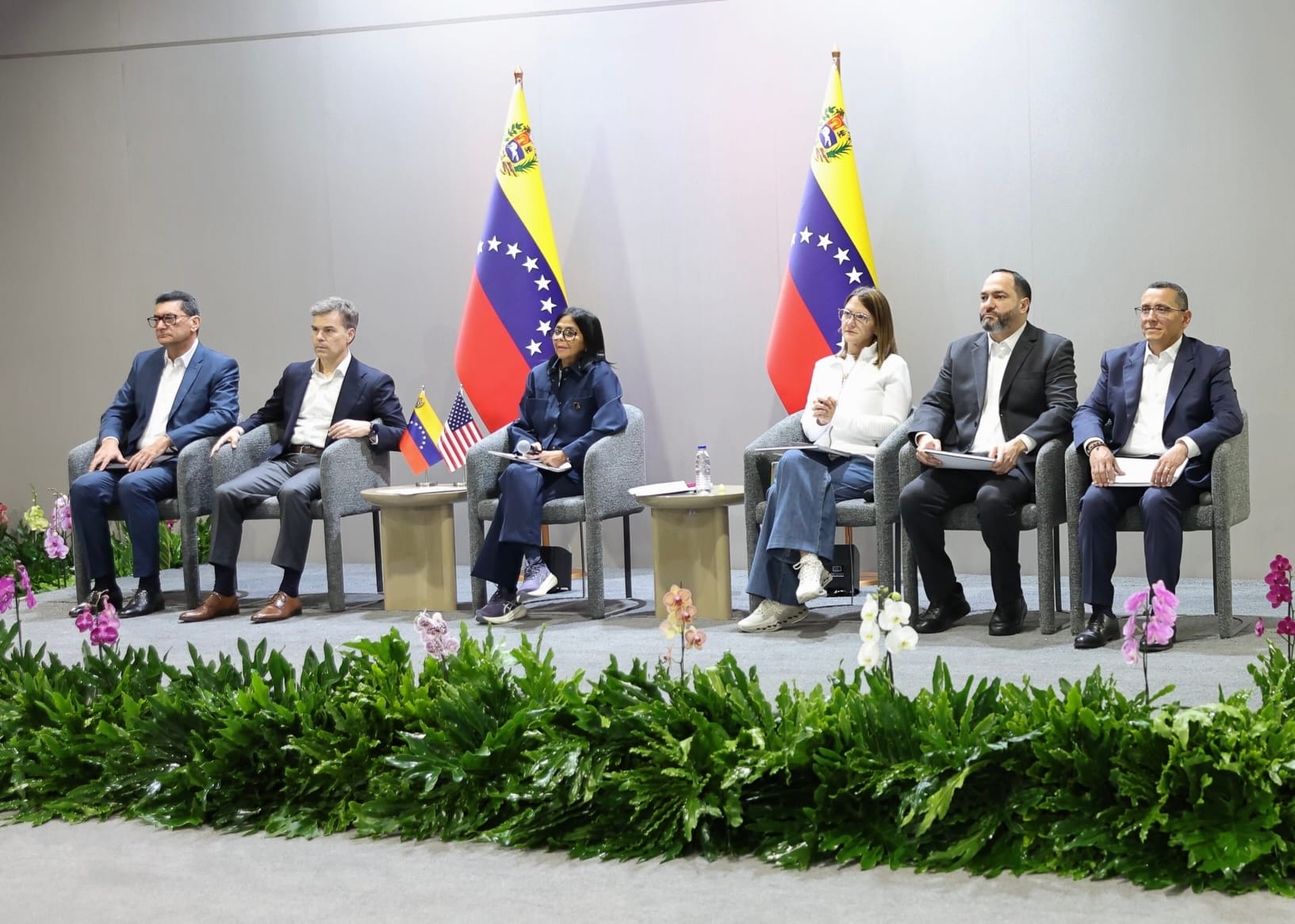 Gobierno encargado supervisó avances de los proyectos petroleros con EE.UU.