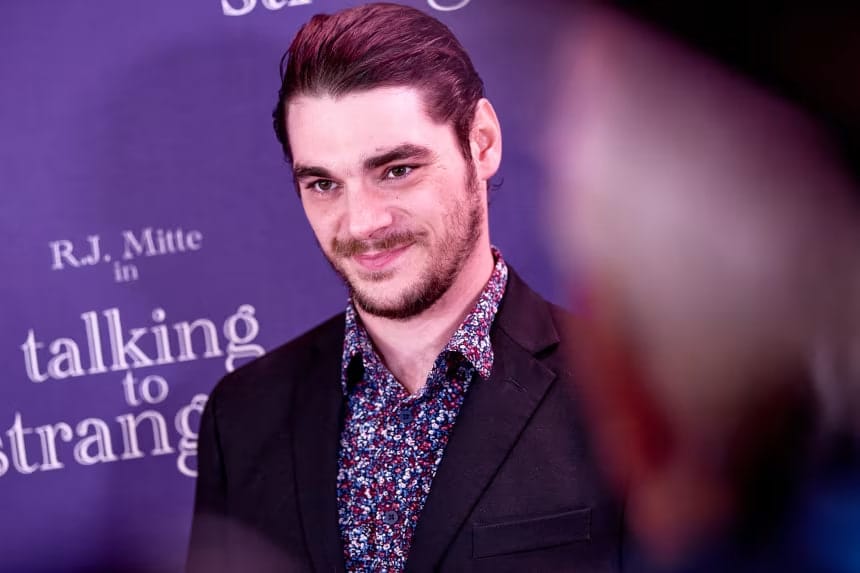Murió a los 34 años RJ Mitte, actor que interpretó a Walter White Jr. en «Breaking Bad»