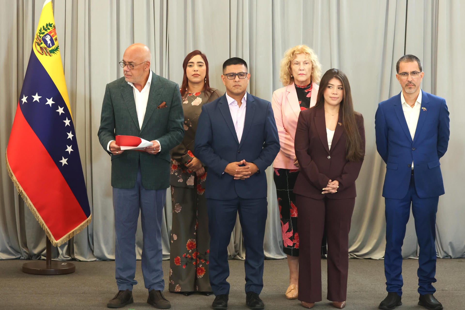 Gobierno encargado y oposición acordaron crear comisión para gestionar oro en Inglaterra