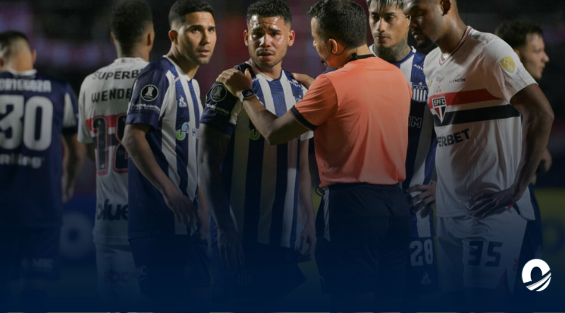 Miguel Navarro denunció acto de xenofobia durante partido de la Copa Libertadores