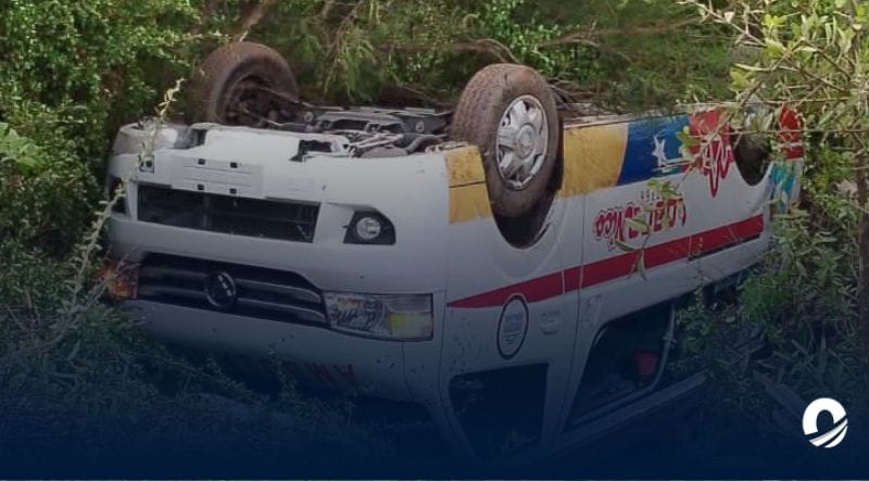 Un muerto y tres heridos tras caer ambulancia por un barranco en Marigüitar