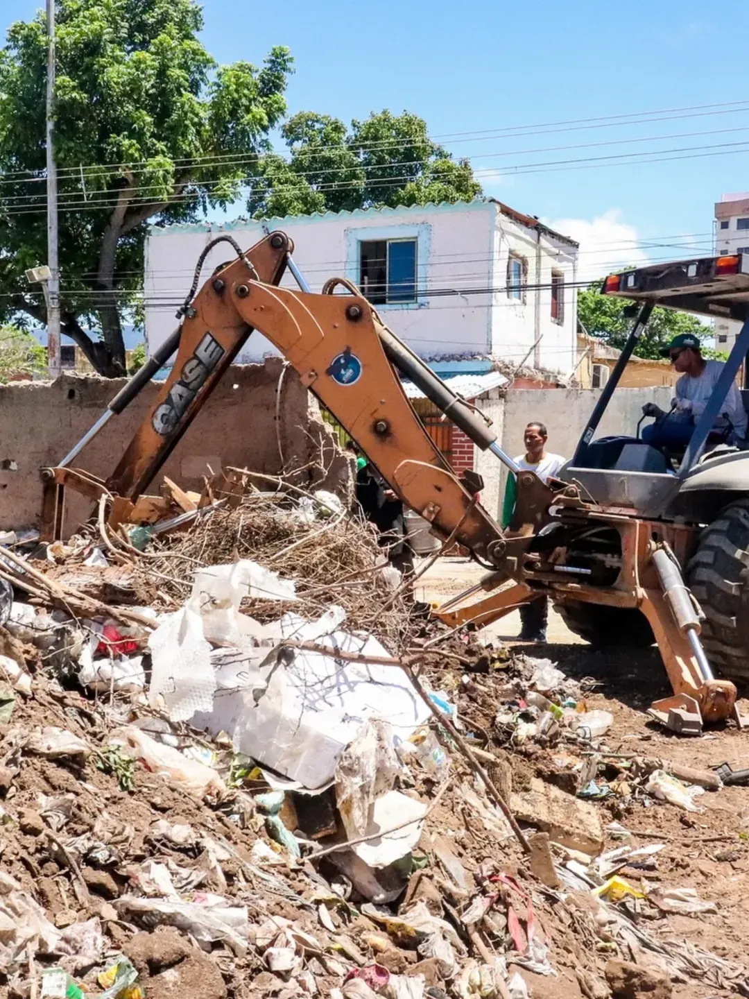 NUEVA ESPARTA | Alcaldía de Mariño inició trabajos de recuperación de la calle Marcano de Bella Vista
