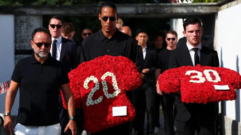 Familiares y figuras del fútbol dieron el último adiós a Diogo Jota en Portugal