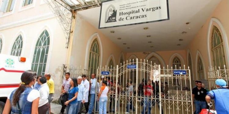 Sujetos armados asesinaron a dos personas en la emergencia del Hospital Vargas de Caracas
