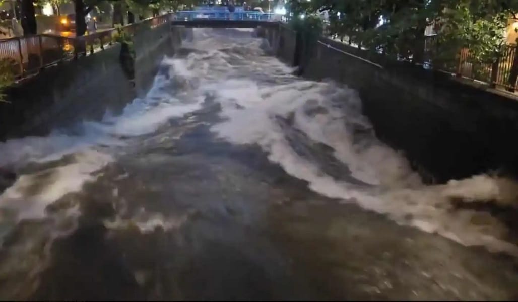 Intensas precipitaciones generan riesgo de inundaciones en Japón