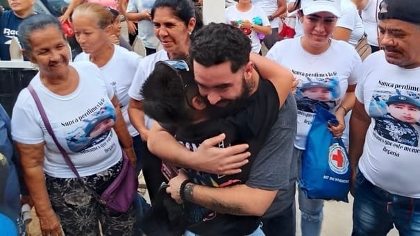 Sucre | Carupanero fue recibido por su familia tras su detención en El Salvador