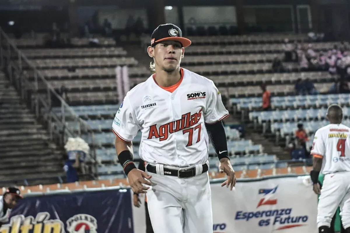 Venezolano Kenedy Corona fue llamado por los Astros de Houston