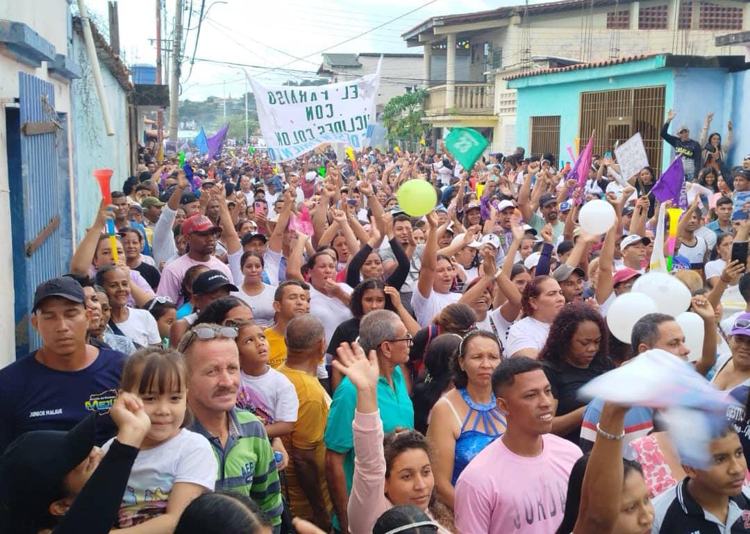 SUCRE | Candidato Euclides Flores cerró campaña electoral en el municipio Mejía