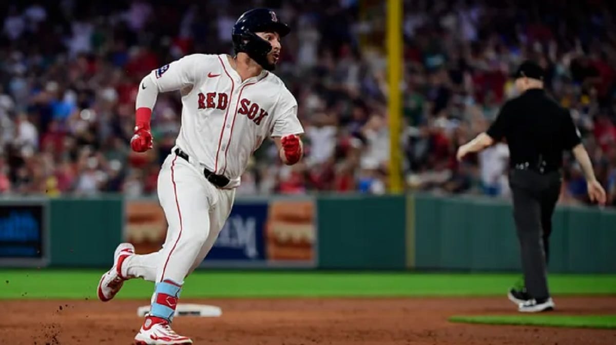 Wilyer Abreu consiguió récord en las Grandes Ligas tras conectar Grand Slam y jonrón en el terreno