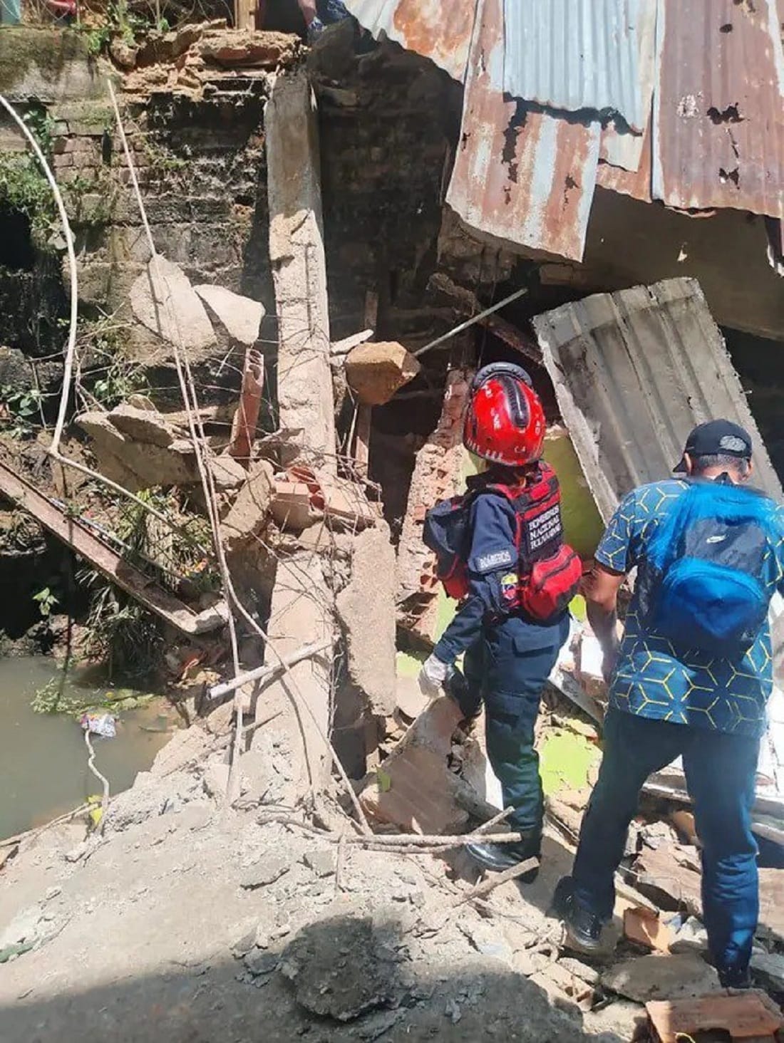 Colapso de puente improvisado dejó cuatro heridos en Miranda