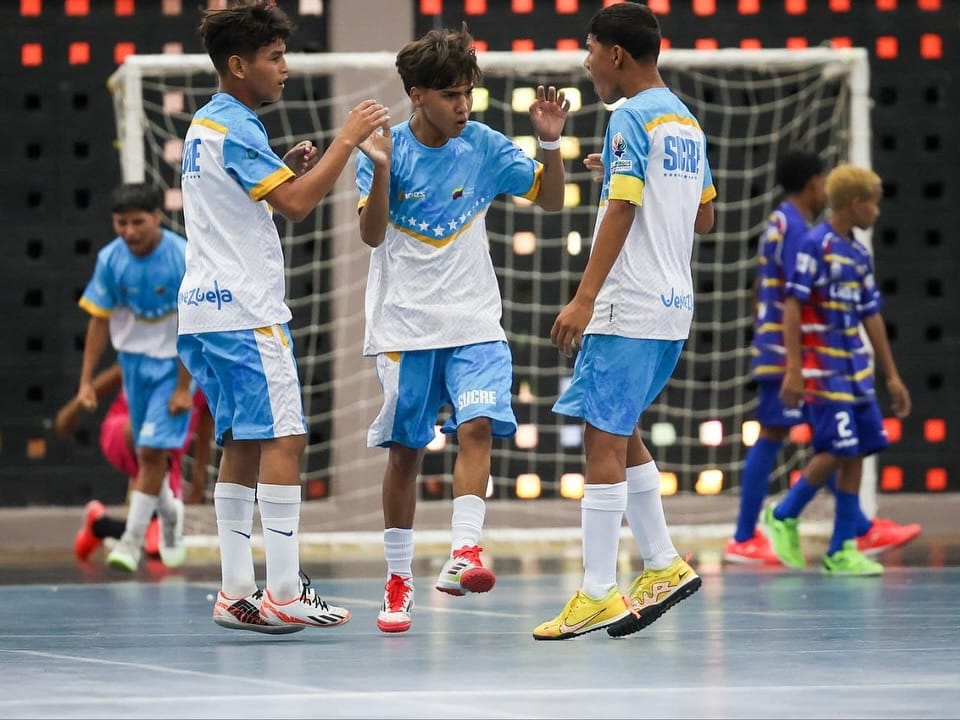 Selección sucrense de Fútbol Sala se coronó campeona en los Juegos Deportivos  Estudiantiles 2025