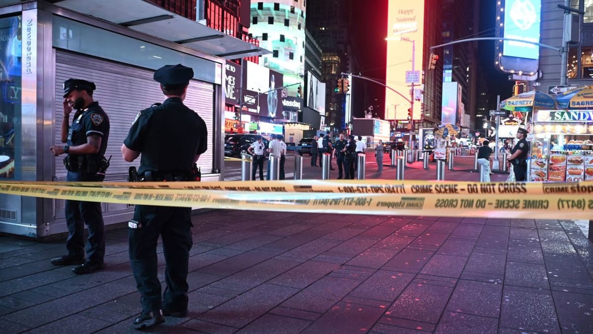 Tiroteo en Times Square, Nueva York, dejó tres heridos y un adolescente detenido