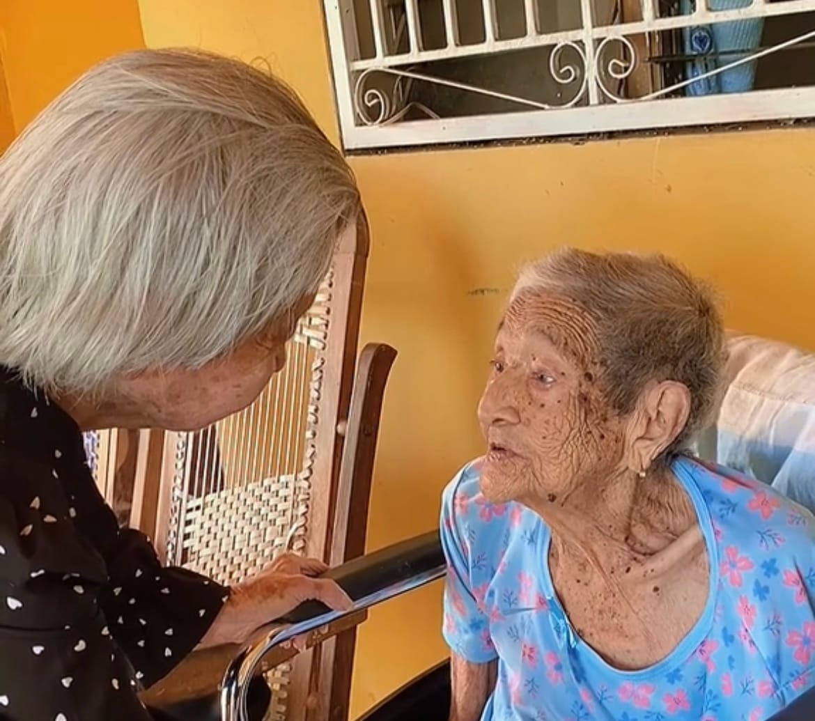 Reencuentro de hermanas conmovió las redes sociales: no se veían desde hace cuatro años