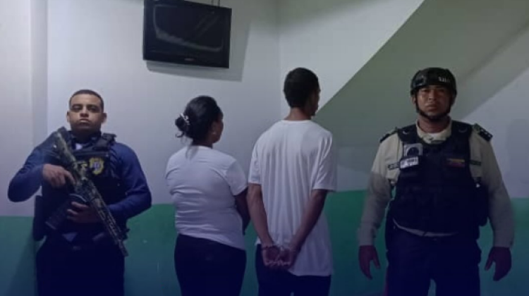 Joven mató a su padrastro con un bate para defender a su mamá y fue detenido