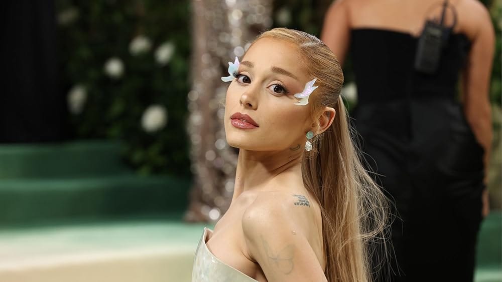 Ariana Grande regresará a los escenarios en 2026