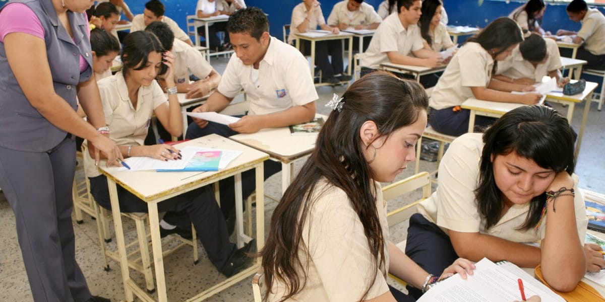 Alumnos destacados podrán ser «preparadores» de sus compañeros de liceo