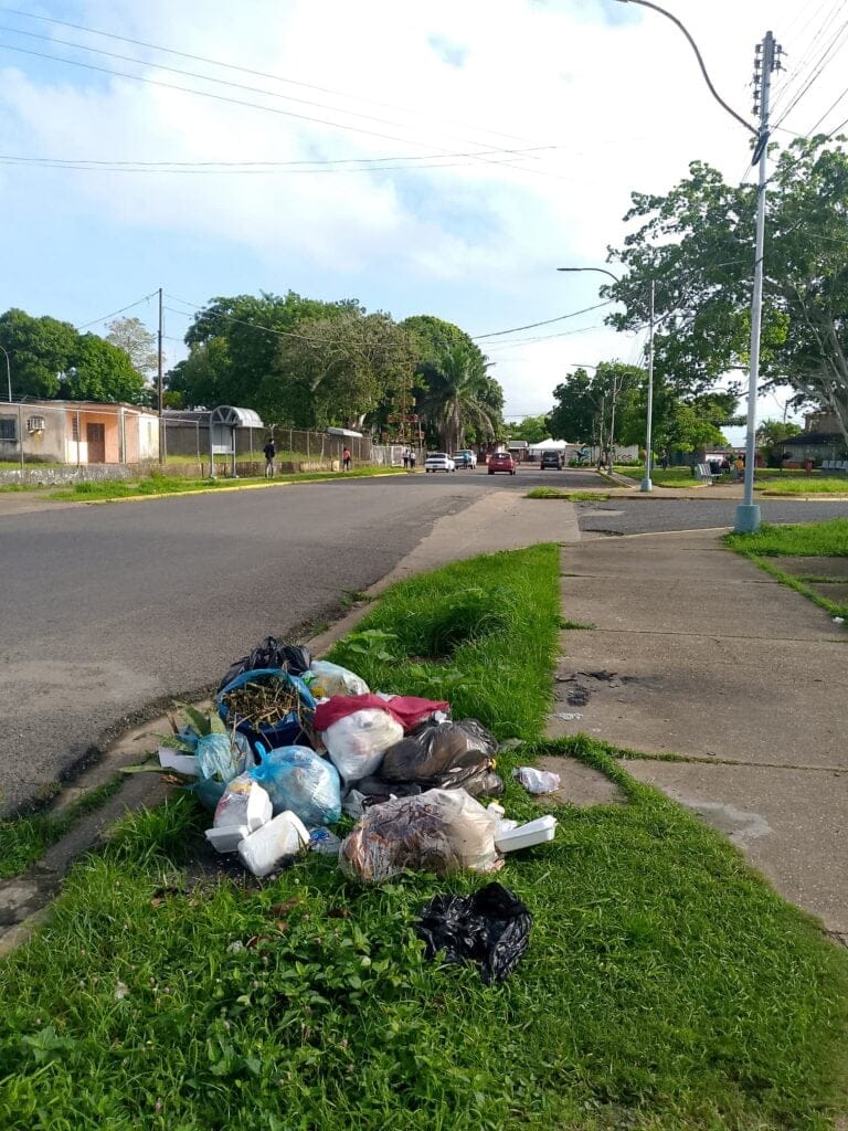 MONAGAS | Residentes de Los Cortijos solicitan reposición de contenedores de basura