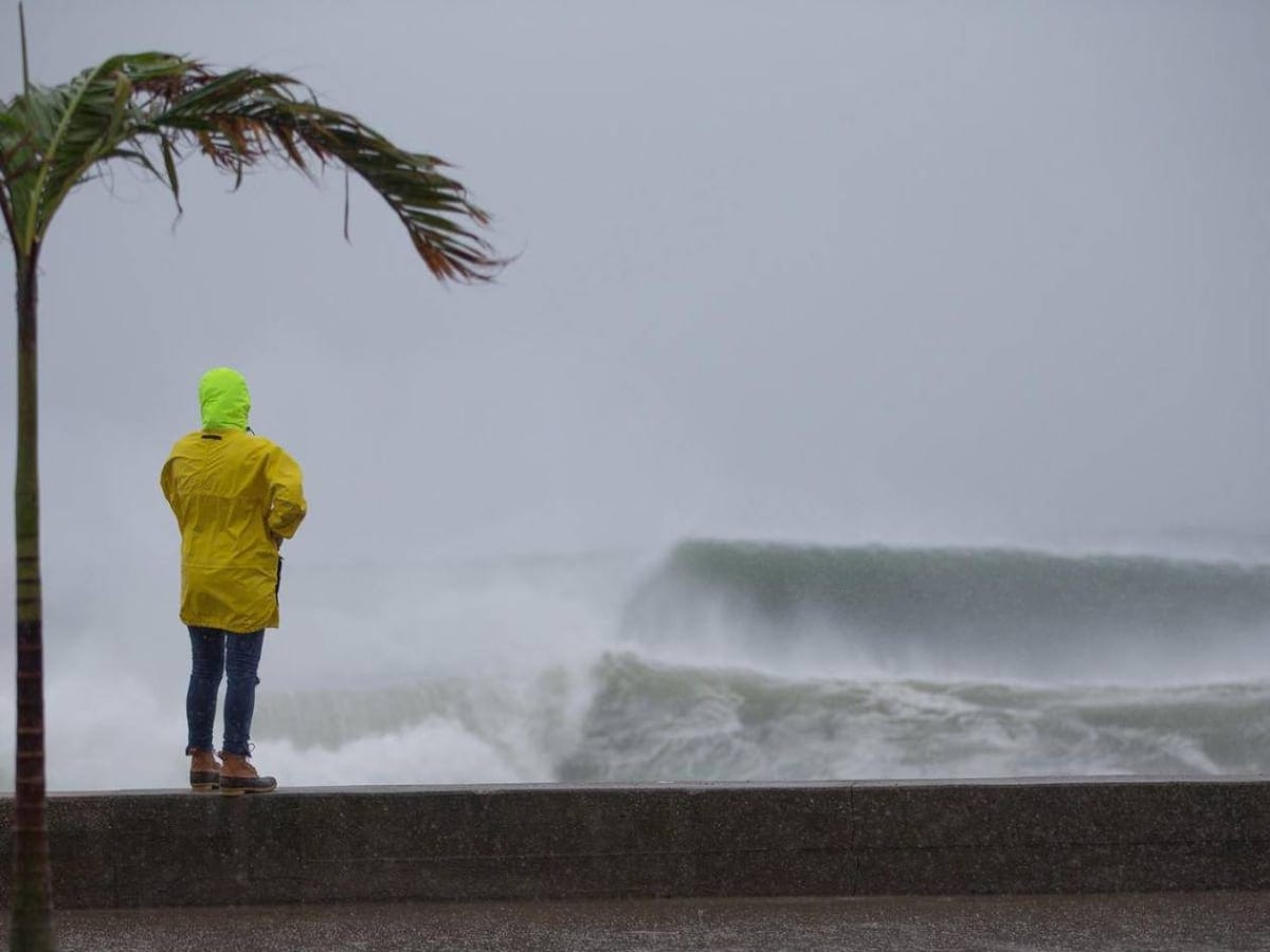 NHC: Tormenta tropical Erin se intensificará a huracán y genera alertas en el Caribe