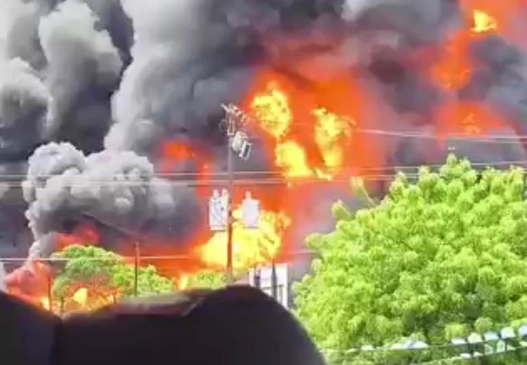 Se registró un incendio en una procesadora de químicos en Carabobo: un rescatista resultó herido