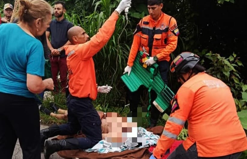 Joven en moto cayó por un barranco y fue rescatado en Táchira