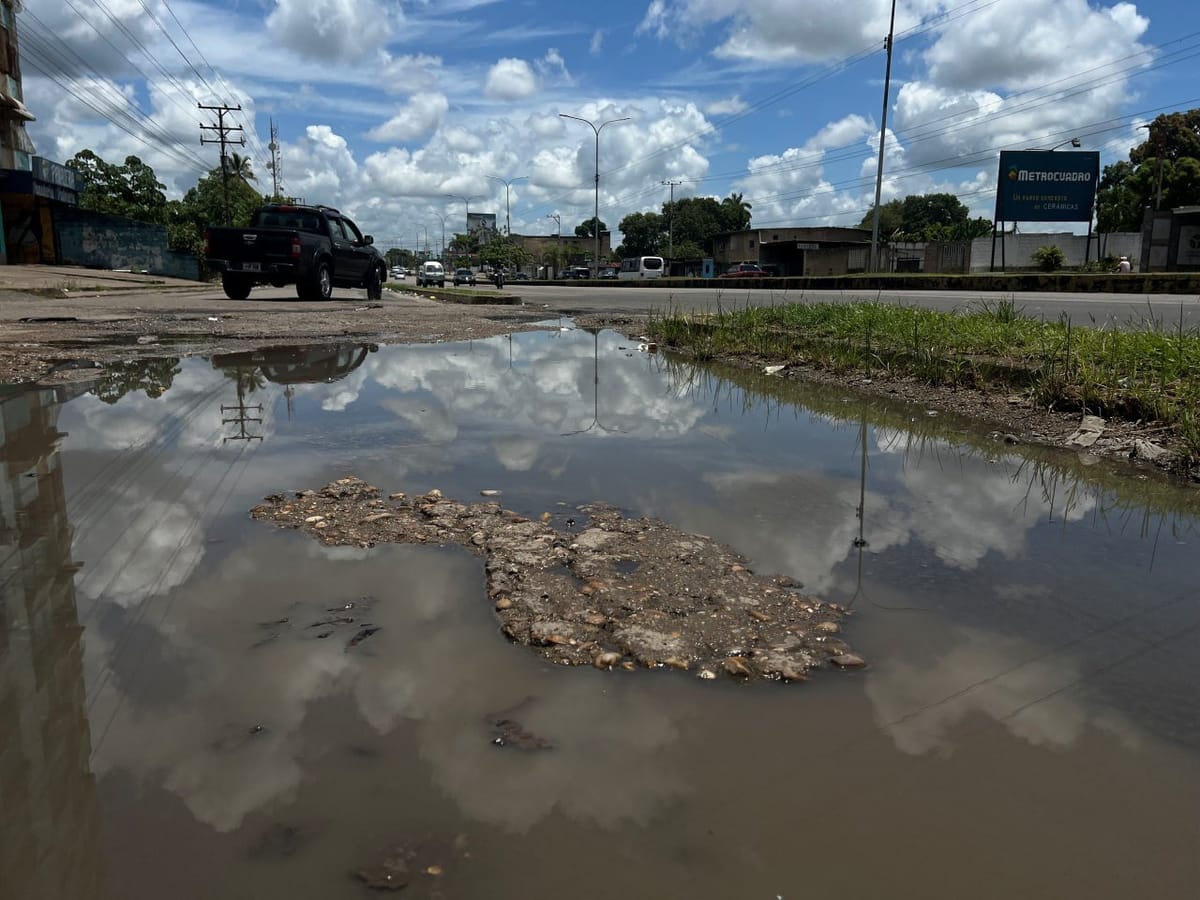 MONAGAS | Bote de aguas blancas deteriora vialidad del sector Alto Guri de Maturín