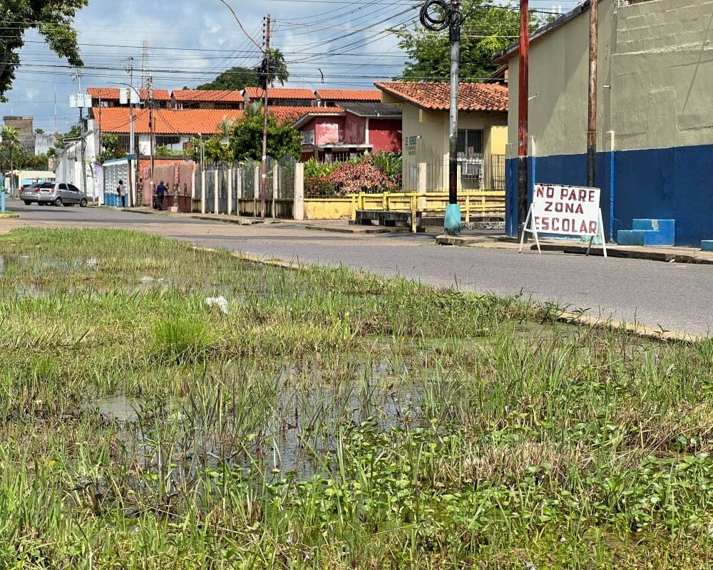 MONAGAS | Residentes de Maturín denunciaron desbordamiento de cloacas en avenida Fuerzas Armadas