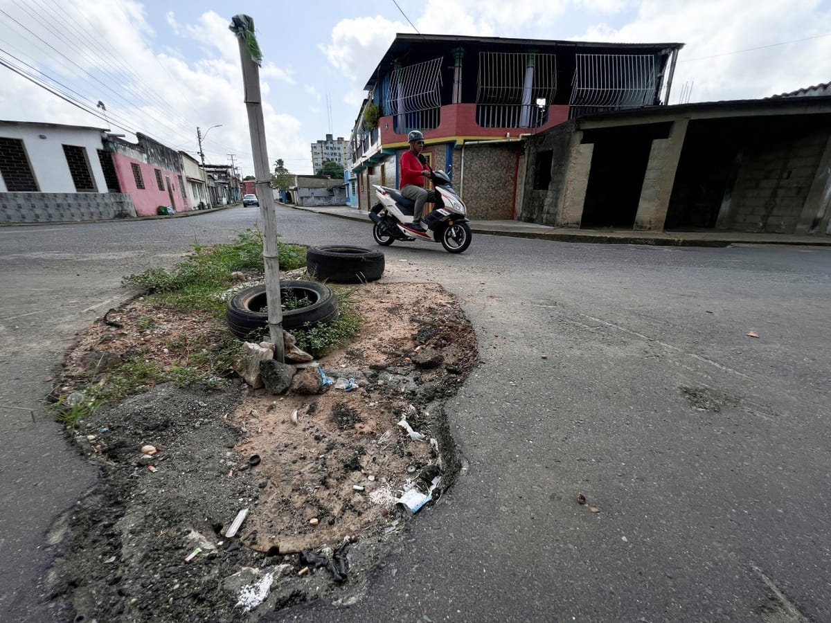 MONAGAS | Hueco en la calle Cumaná de Maturín afecta el tránsito vehicular