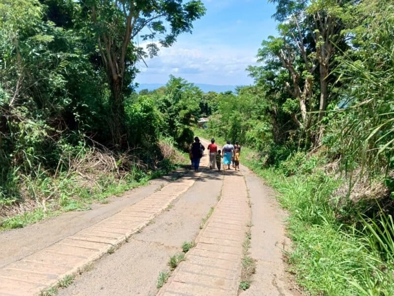 ANZOÁTEGUI | Ocho años sin transporte público afectan a jóvenes del caserío San Pedro de las Peonías