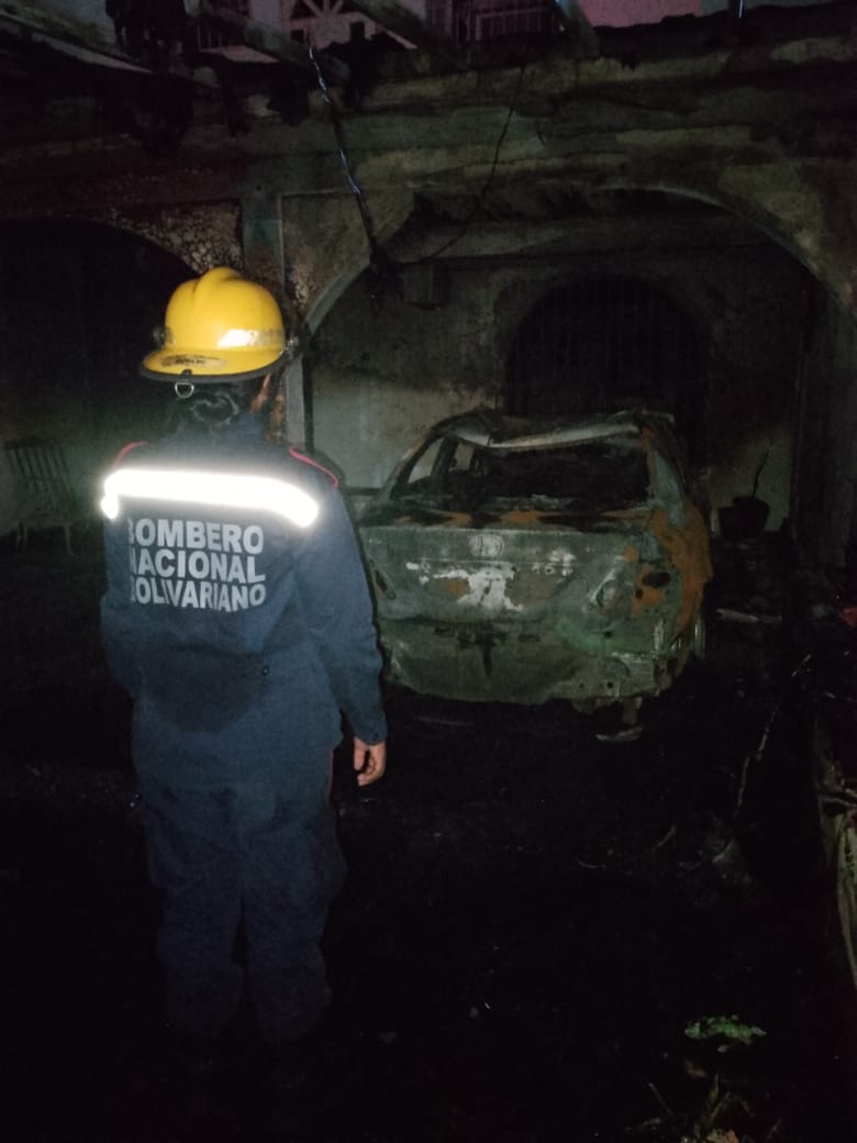 Sujeto provocó un incendio dentro de su vivienda en Cumaná