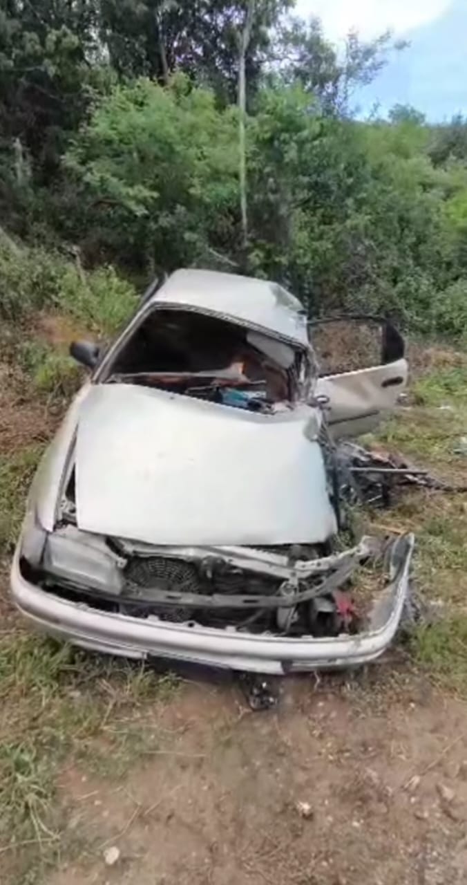 Tres heridos por colisión de dos vehículos en vía Cumaná-Marigüitar